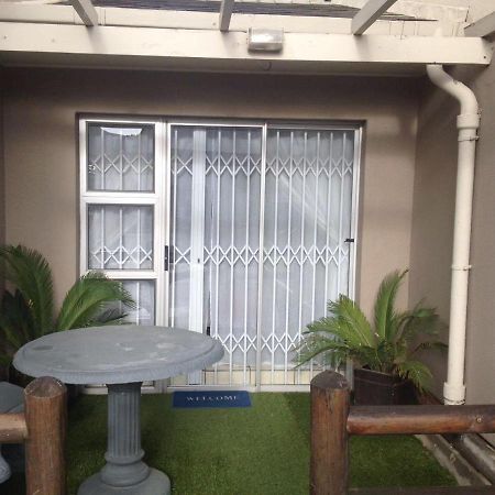 Smithland Guest Apartments Cape Town Bellville Extérieur photo