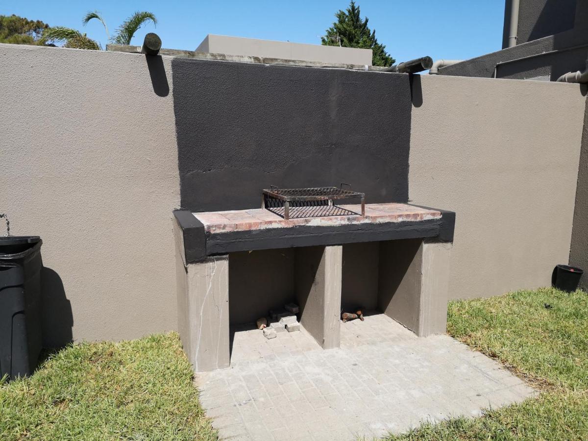 Smithland Guest Apartments Cape Town Bellville Extérieur photo